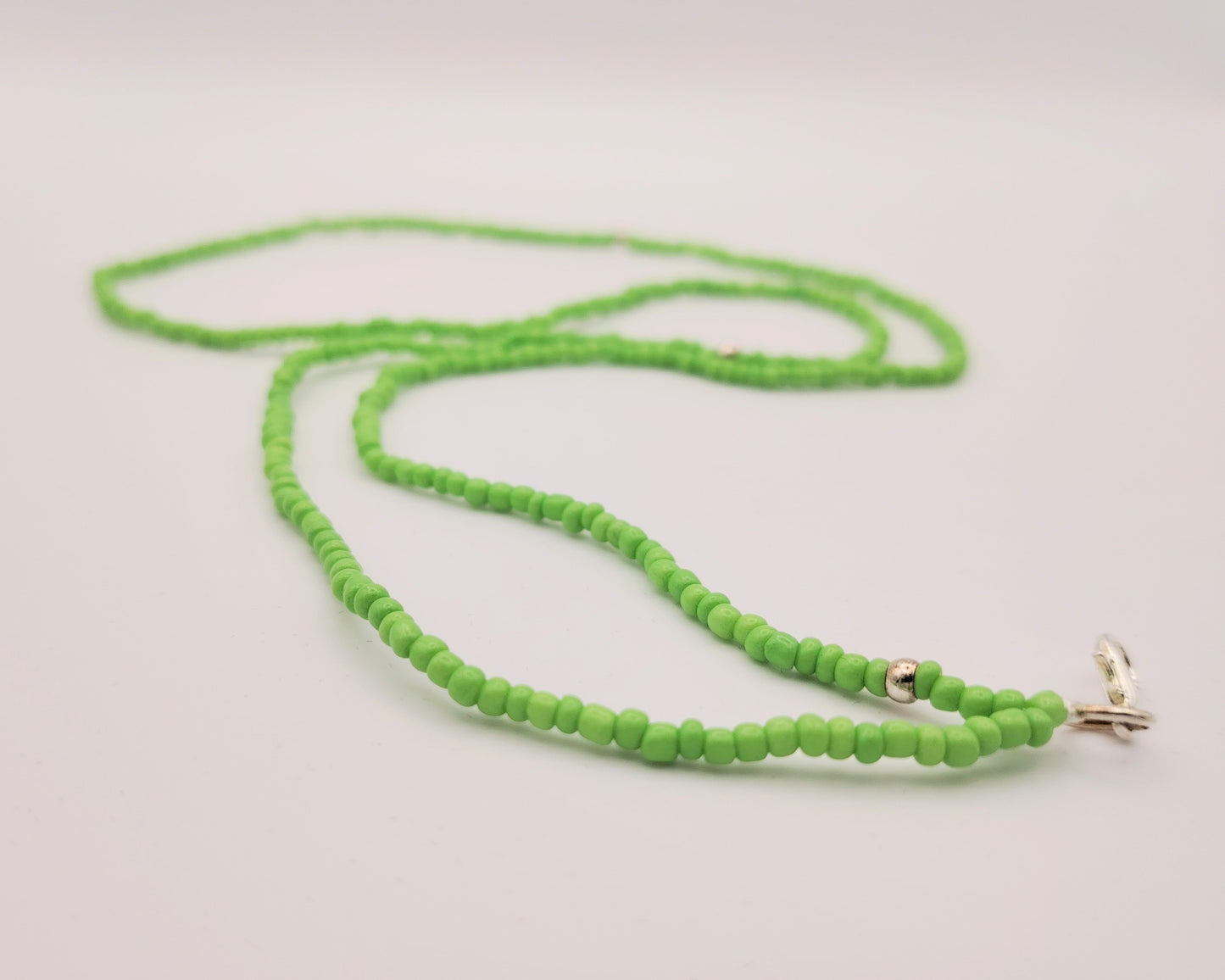 collar de bolitas verde fluor para intercambiar en los colgantes flippan look