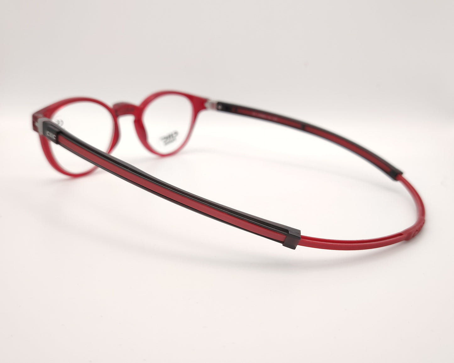 gafas de presbicia clic pantos en color rojo con cierre magnético frontal y forma pantos