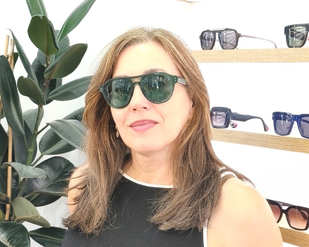 gafas de sol constantino toffoli de pasta verde con forma de aviador y lentes verdes