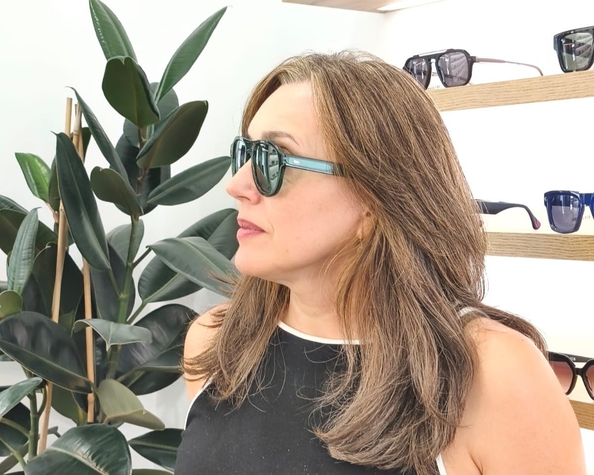 gafas de sol constantino toffoli de pasta verde con forma de aviador y lentes verdes