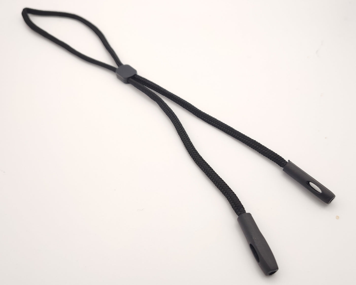 cordon ajustable de color negro para gafas con extremos de goma negra