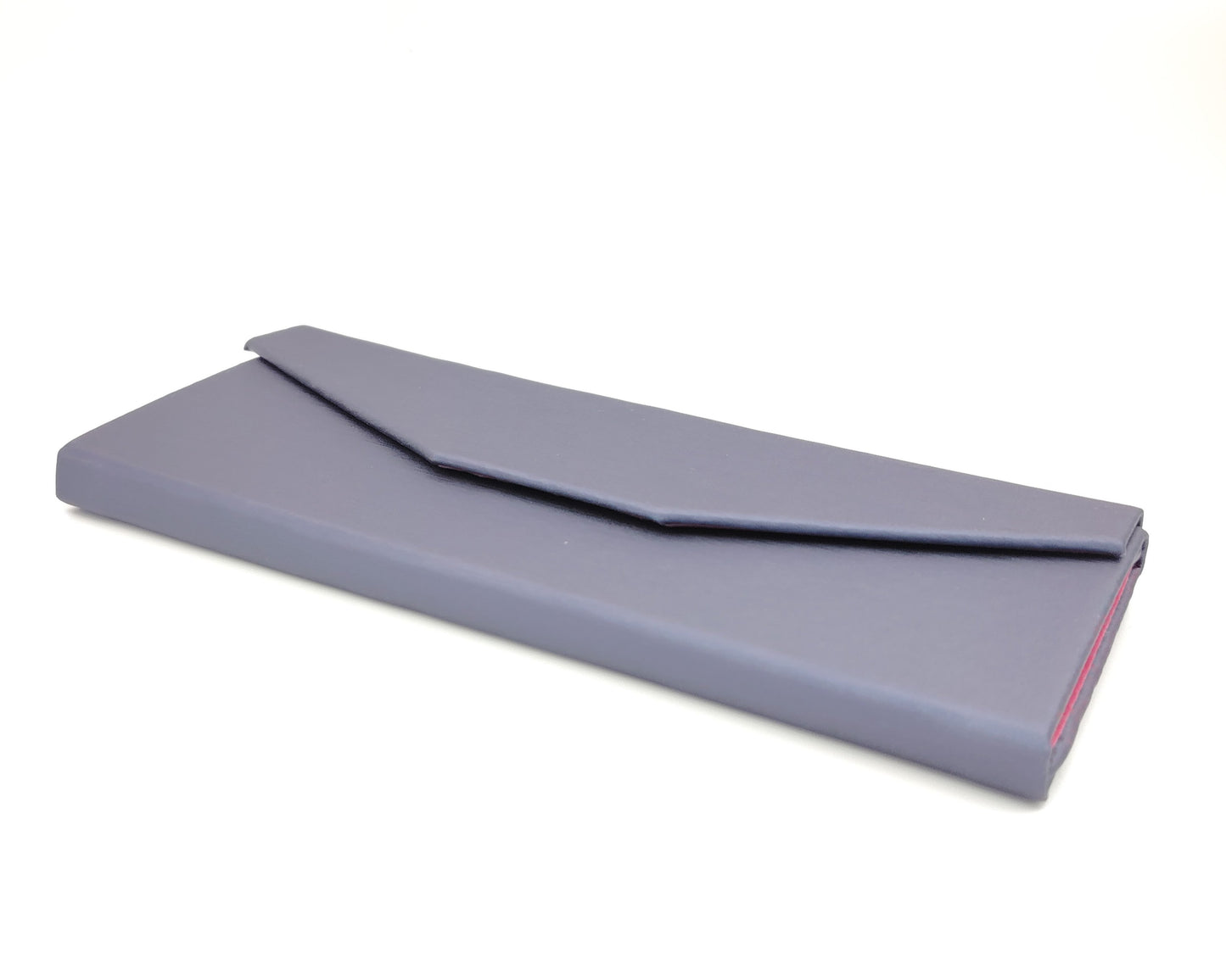 estuche plegable para gafas tipo sobre en lila con cierre magnético