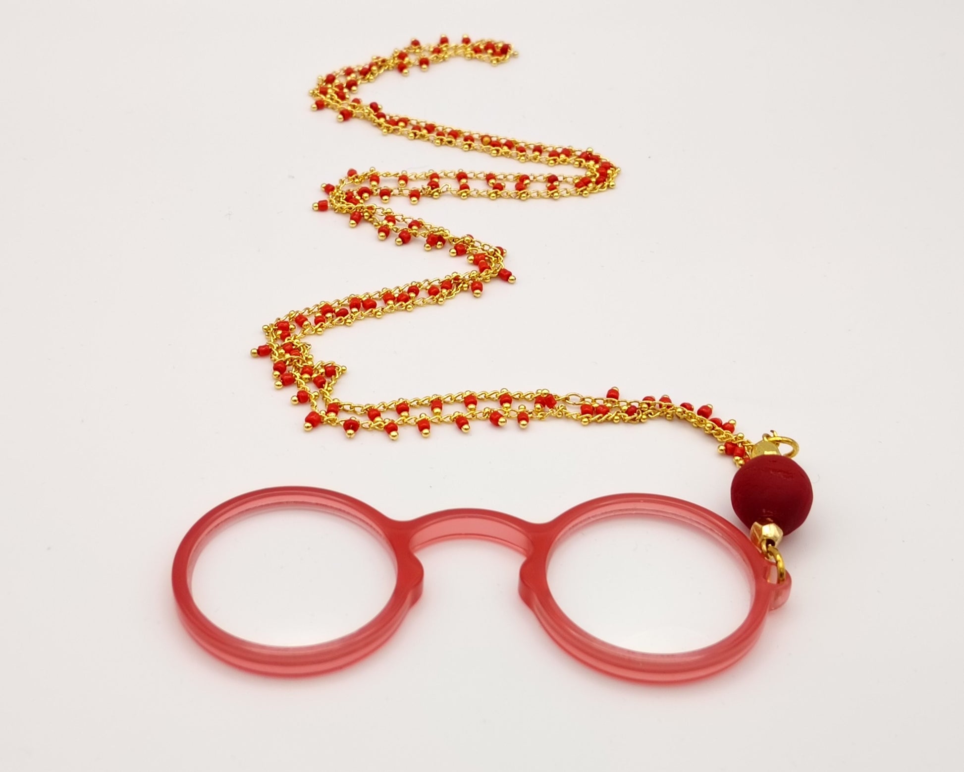 flippan look fl00419c impertinente rojo collar colgante lupa con montura roja translúcida incluye cadena dorada con detalles en rojo y piedra decorativa roja
