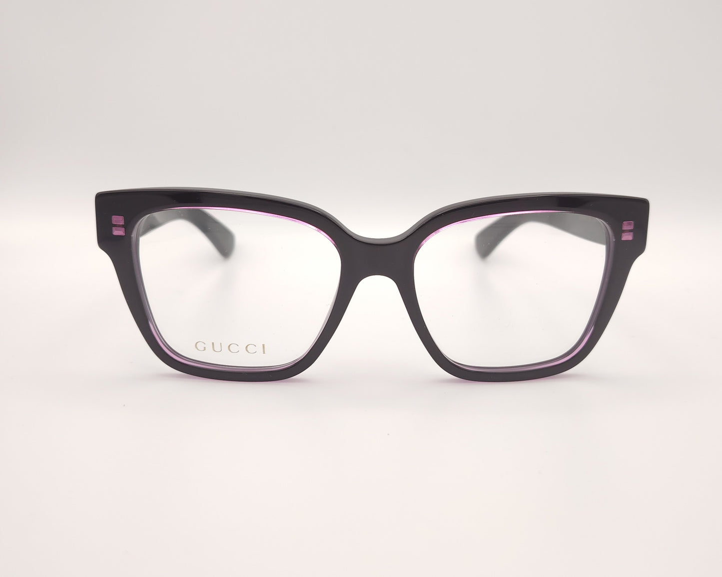 gafas cuadradas gucci en negro y berenjena traslúcido con logo en las varillas