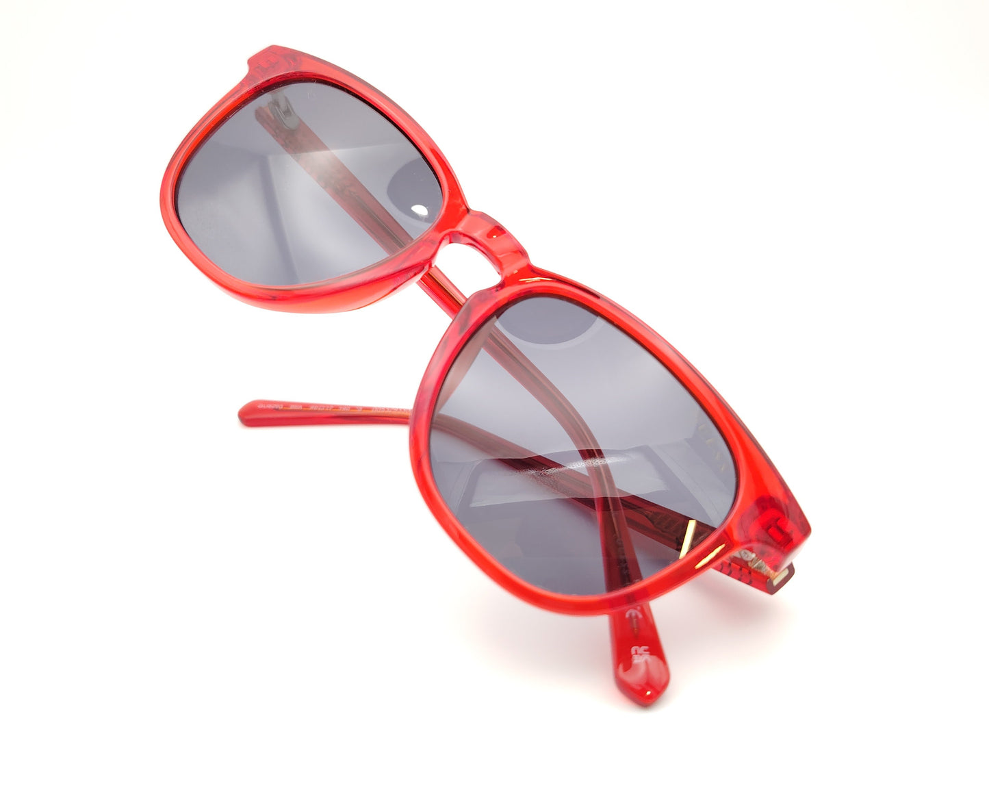 guess gu8293 66a gafas de sol de niños en pasta de color rojo con las lentes en gris, formato cuadrado