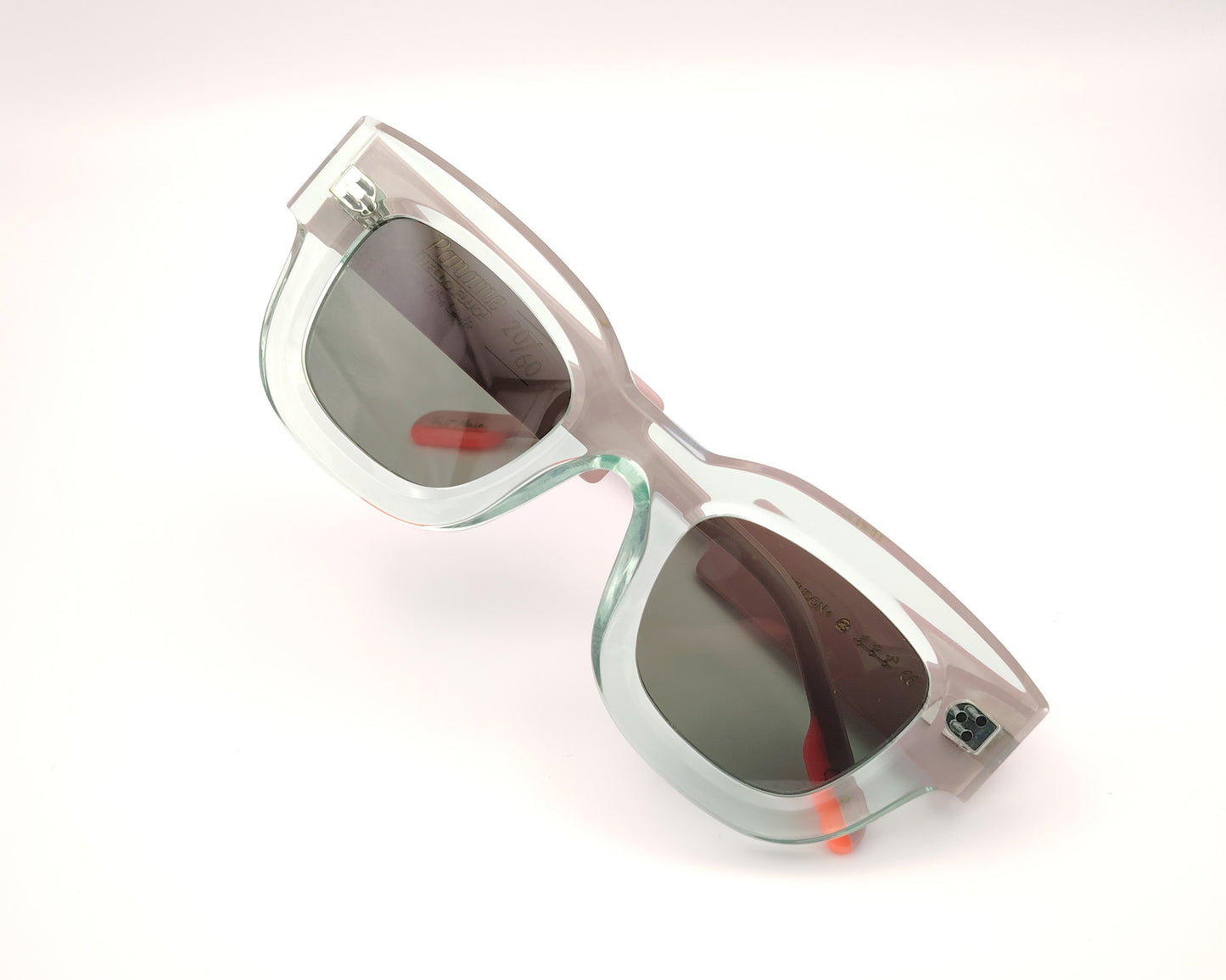 gafas de sol paname brendon c3 verde agua con varillas rosa pastel y lentes oscuras