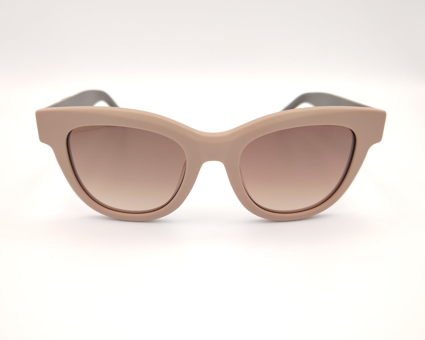 gafa de sol k-way kw0006 58fde forma cat eyes retro con montura gruesa en color maquillaje y lentes degradadas marrones