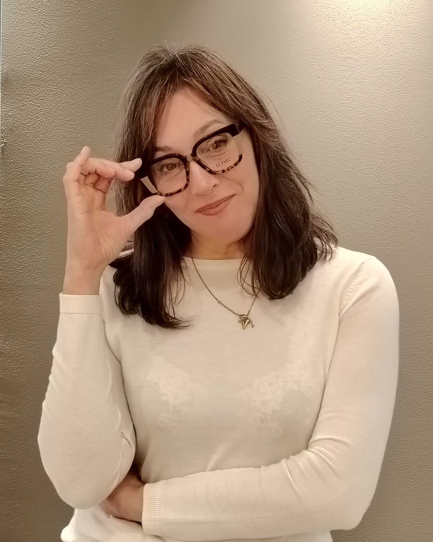 gafas le parc bobardi 03, montura de acetato en negro con detalles habana y nude, diseño cuadrado con estilo audaz y sofisticado