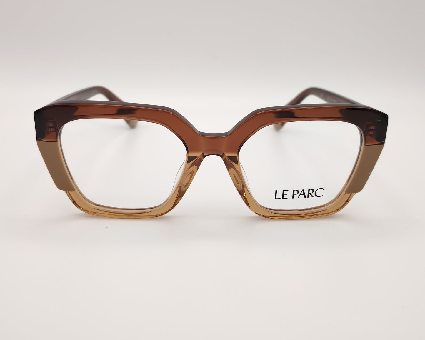gafas le parc hayden, montura de acetato en tonos marrón y negro, diseño geométrico con bordes angulares, estilo moderno y sofisticado