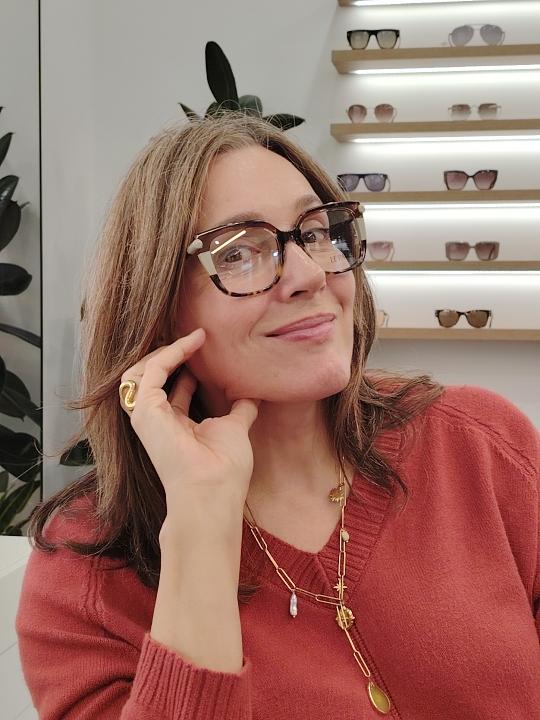 gafas de vista le parc con montura carey cuadrada y detalles en color beige claro