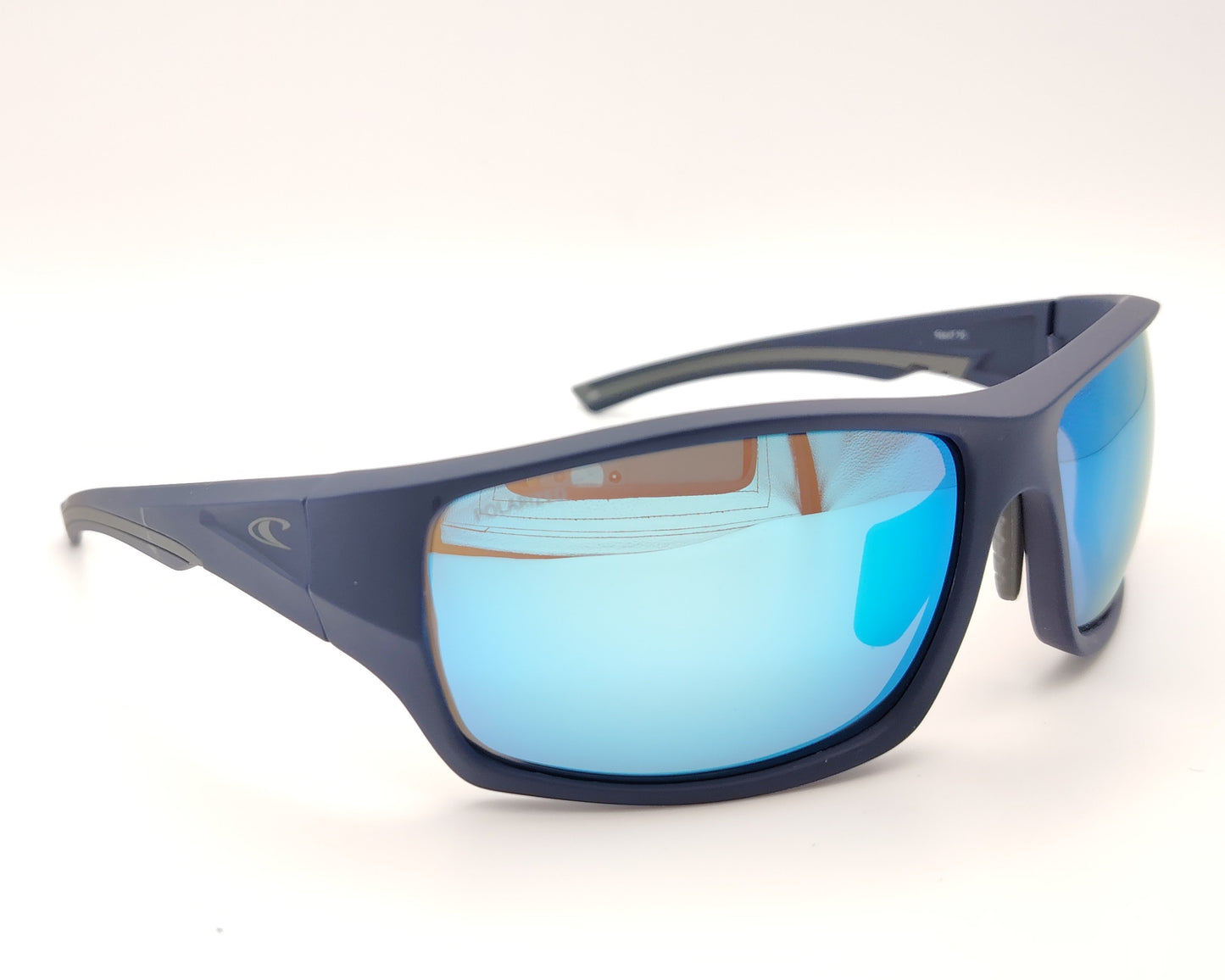 gafas de sol deportivas con montura azul mate y lentes polarizadas espejadas en azul