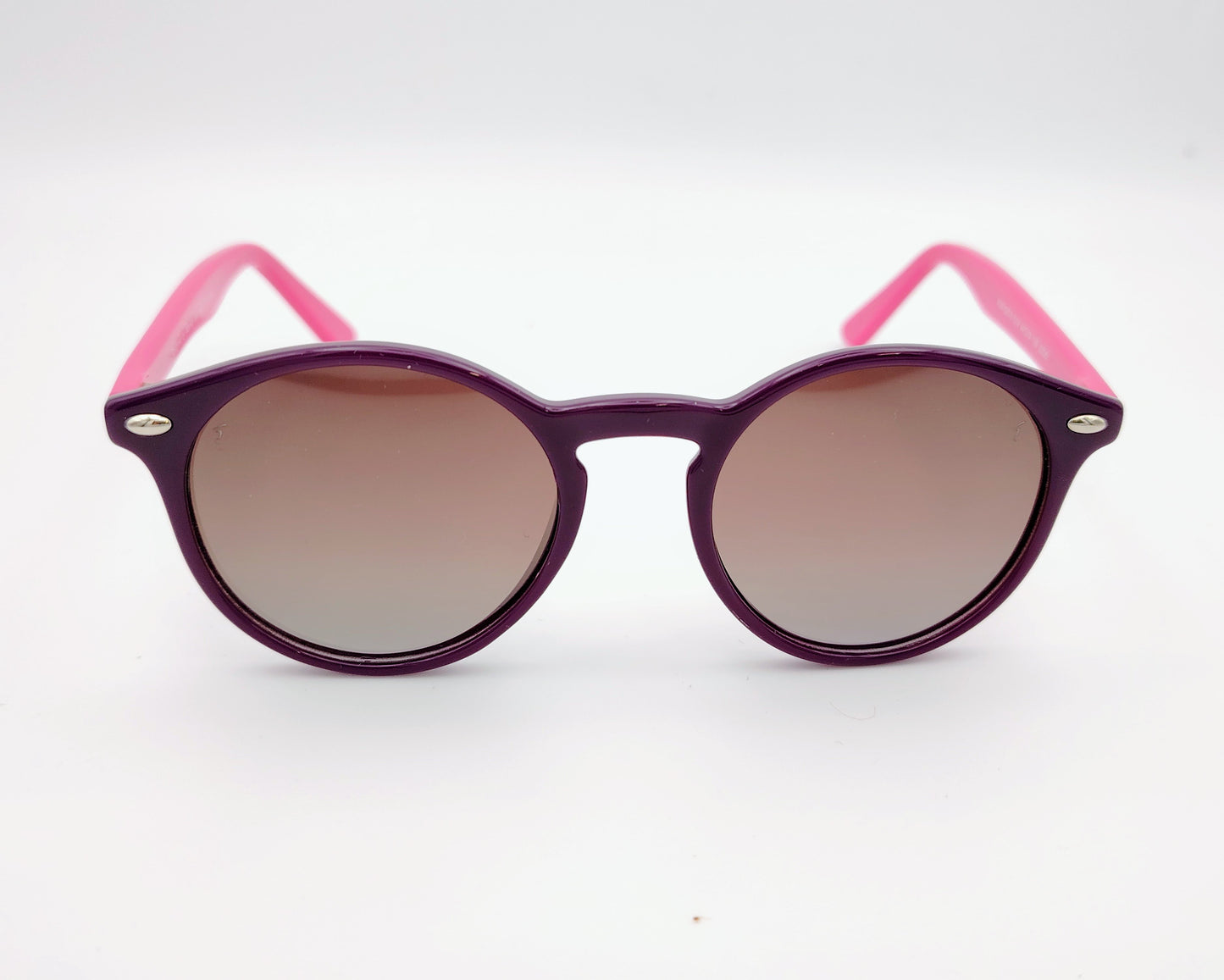 rischio rj31027 c14 gafas de sol de niños en pasta redondas, color berengena con las varillas rosas, lentes degradadas marrones