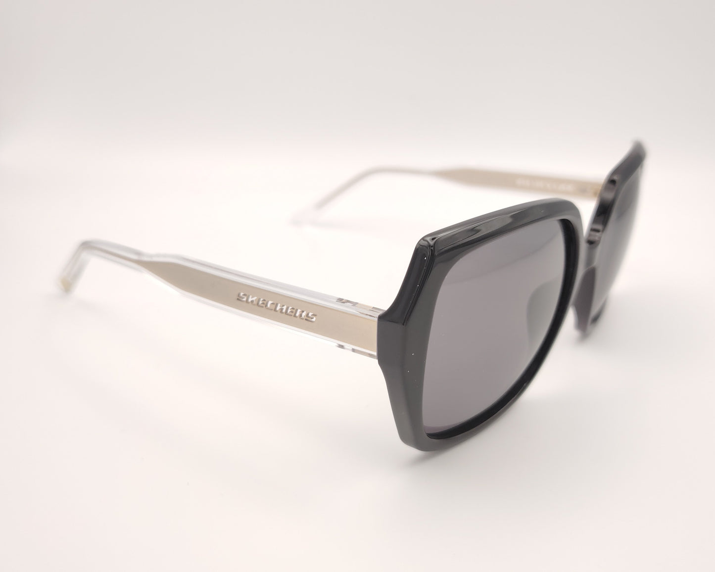 gafas de sol skechers se00034 01d con frontal xl negro brillante y varillas transparentes