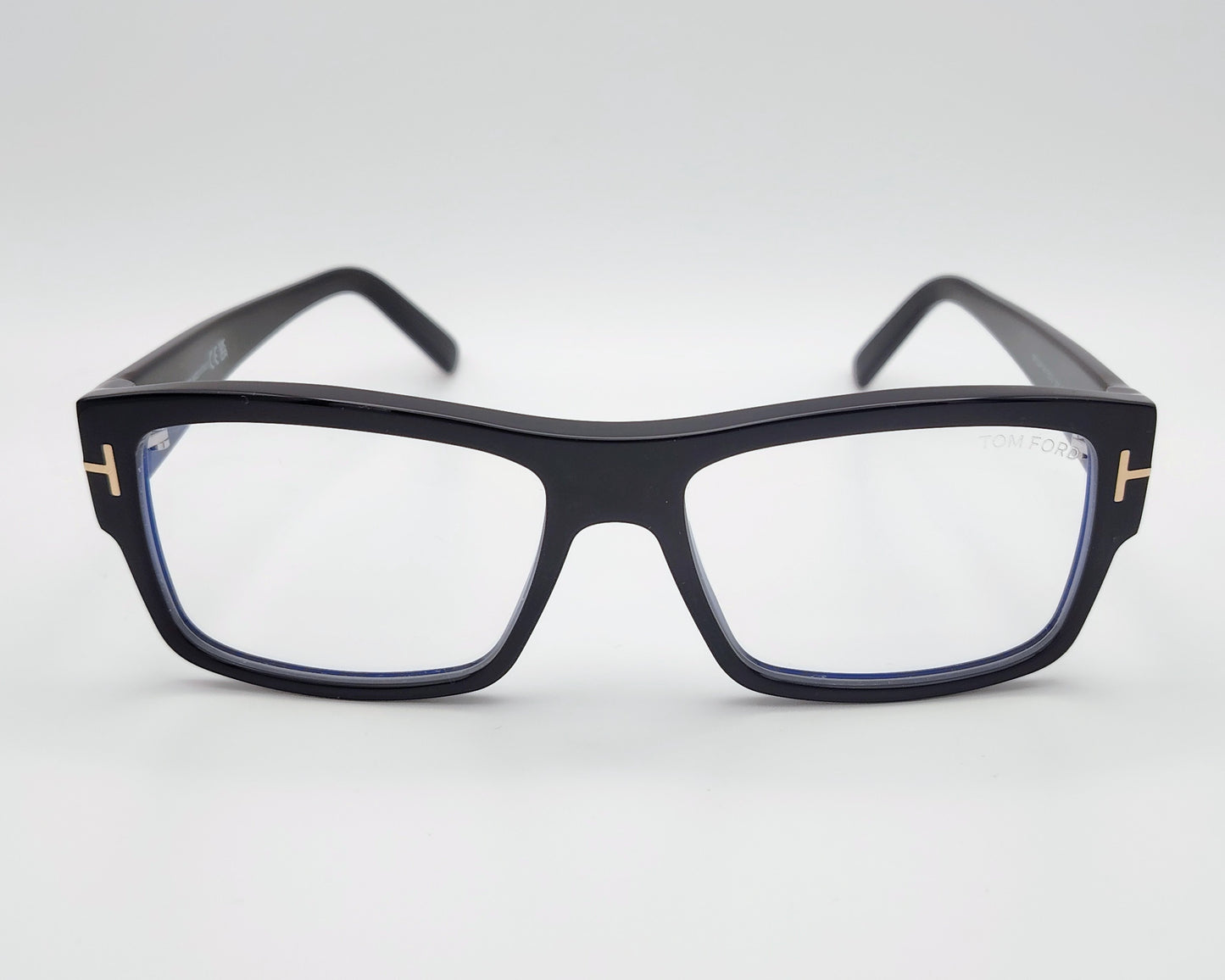 tom ford tf5486 001 gafas graduadas montura rectangular de acetato negro, detalle metálico en forma de t en las varillas