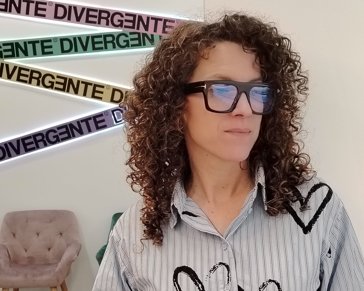 gafas tom ford tf5634b 001 con montura cuadrada de acetato negro brillante y detalles en dorado