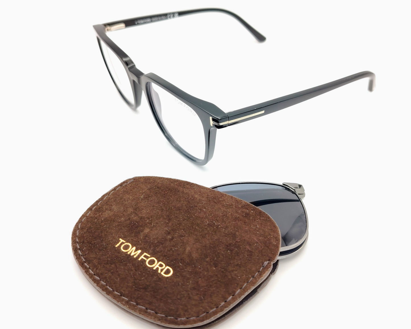 gafas de vista tom ford tf5916 001 con clip solar magnético fabricadas en acetato con detalles metálicos, diseño versátil que permite usarlas como gafas graduadas y transformarlas en gafas de sol en un instante el clip de lentes oscuras se acopla de forma cuadrada con bordes redondeados, con imanes ocultos asegurando comodidad y estilo