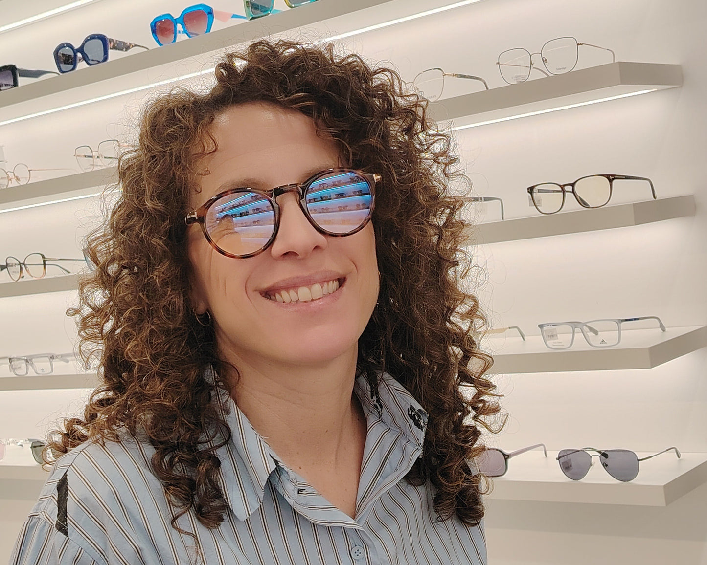 gafas tom ford tf5979b 053 con montura redonda en acetato habana y detalles metálicos