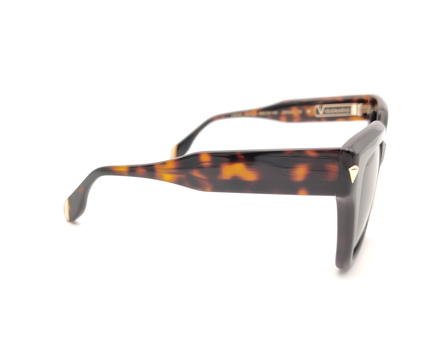 gafas de sol cuadradas en color carey oscuro y lentes polarizadas degradadas marrones