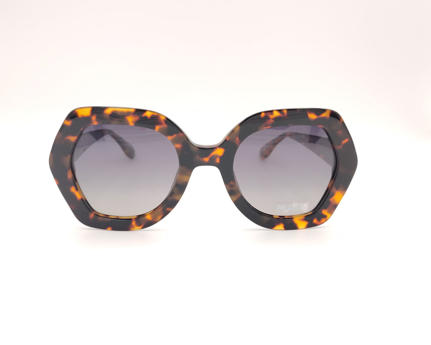 gafas de sol visionario margaret 02 en acetato carey con forma geométrica y lentes degradadas grises polarizadas