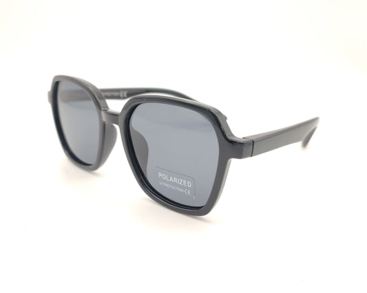 gafas de sol infantiles polarizadas con montura cuadrada negra brillante y lentes grises con protección uv