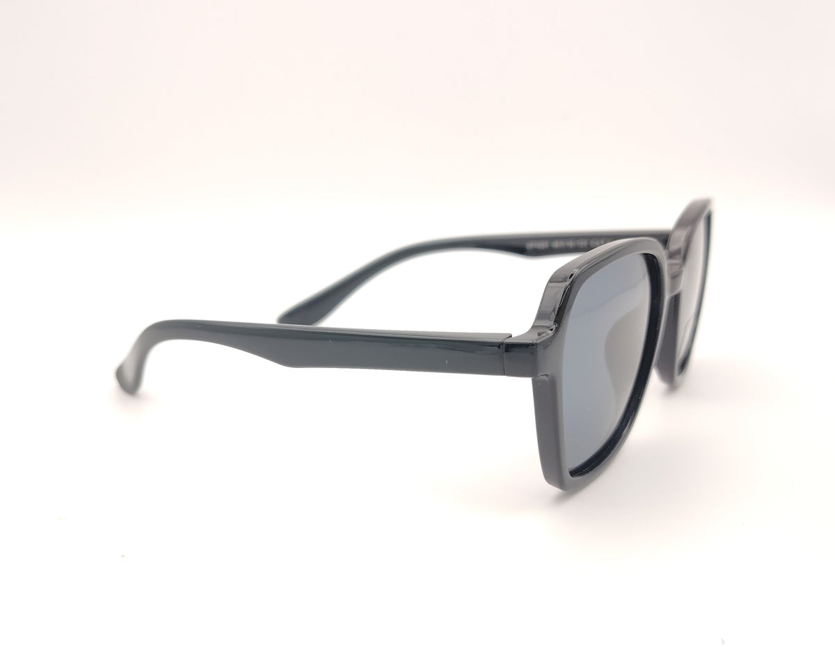gafas de sol infantiles polarizadas con montura cuadrada negra brillante y lentes grises con protección uv