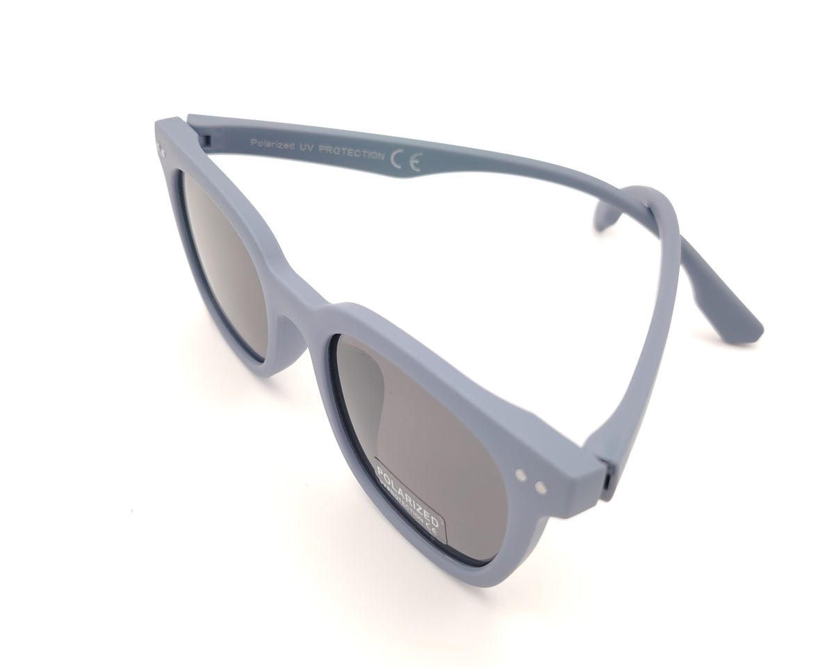 gafas de sol infantiles polarizadas con montura azul mate y lentes grises con protección uv