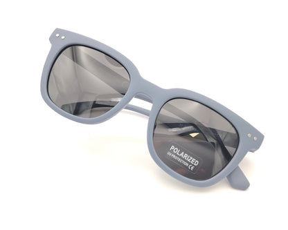gafas de sol infantiles polarizadas con montura azul mate y lentes grises con protección uv