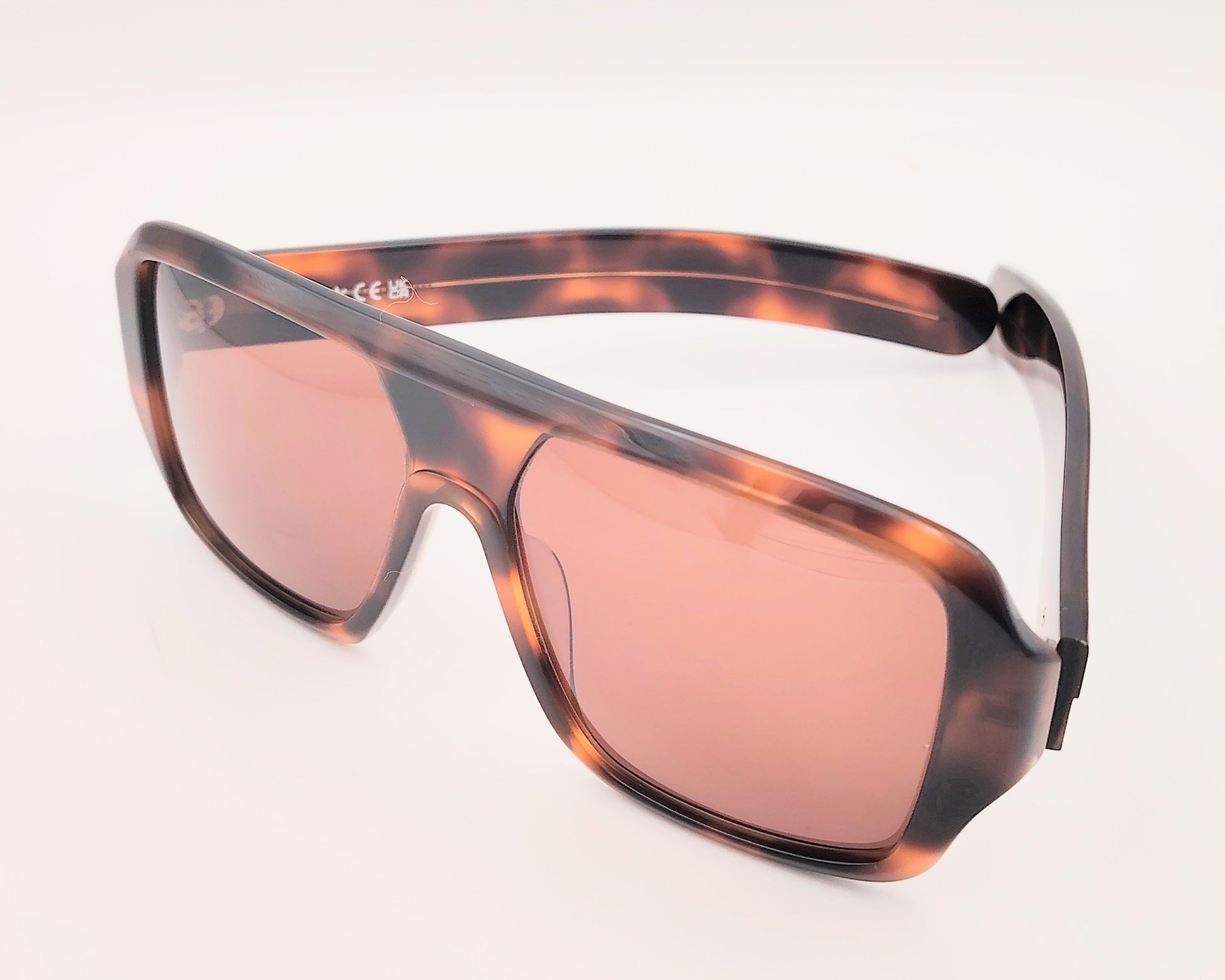 gafas de sol adidas originals or0132 con montura de acetato tipo habana oversize lentes marrones y detalle de logo dorado en la varilla