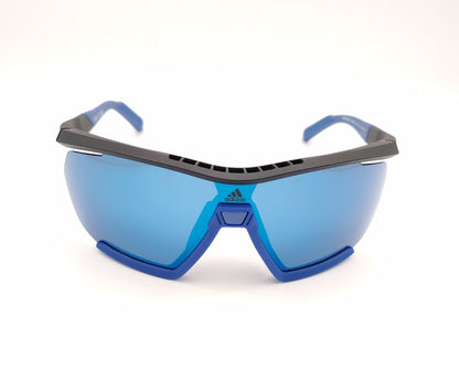 adidas sp0072 05x gafas de sol de de estilo deportivo, pantalla semi al aire, con pasta negra mate en la parte superior y azul mate en la inferior, lentes de espejo azul