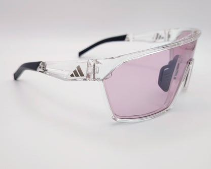 gafas de sol deportivas adidas sp0108 con montura transparente y lentes fotocromáticas en tono rosa