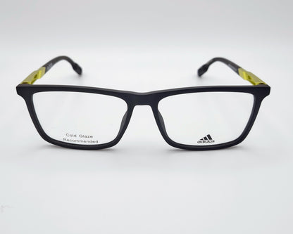 adidas sp5070 002 gafas de vista con montura rectangular en negro detalles en verde lima en las varillas para un toque deportivo diseño ligero y cómodo ideal para un estilo dinámico y urbano