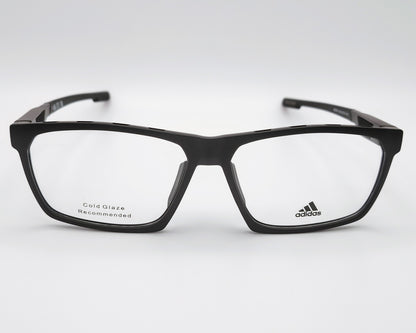 adidas sp5087h 002 gafas de vista con montura rectangular en color negro diseño deportivo con detalles perforados en la varilla y logo de adidas ideal para un estilo activo y dinámico