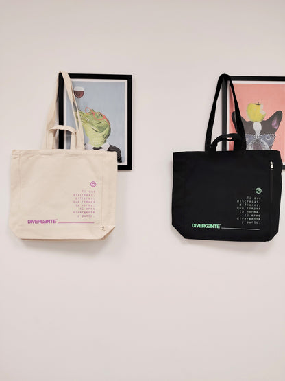 bolsas tote divergente de algodón reciclado blanco roto y negra con cremallera lateral