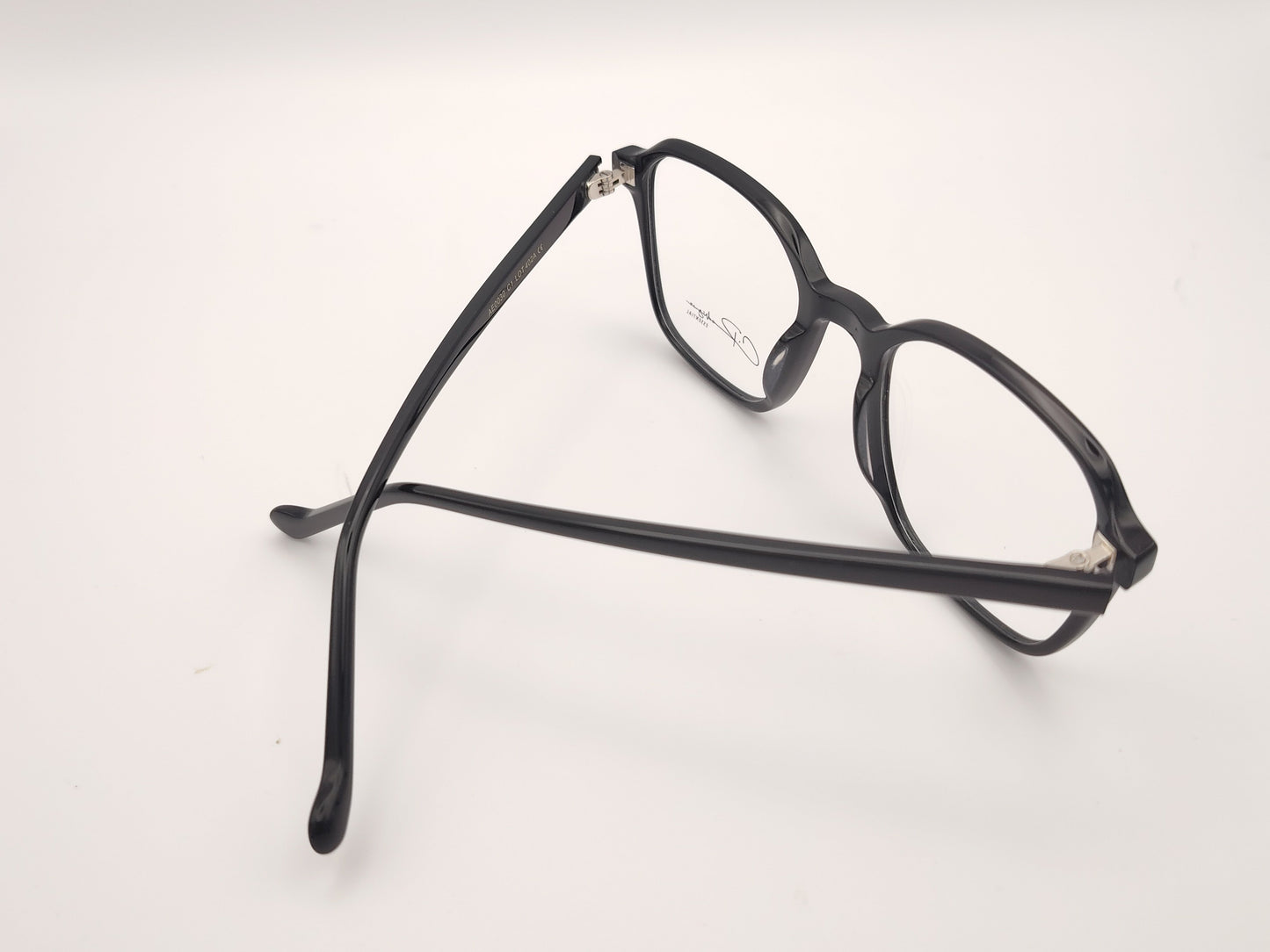 gafas graduadas en color negro y forma cuadrada suave
