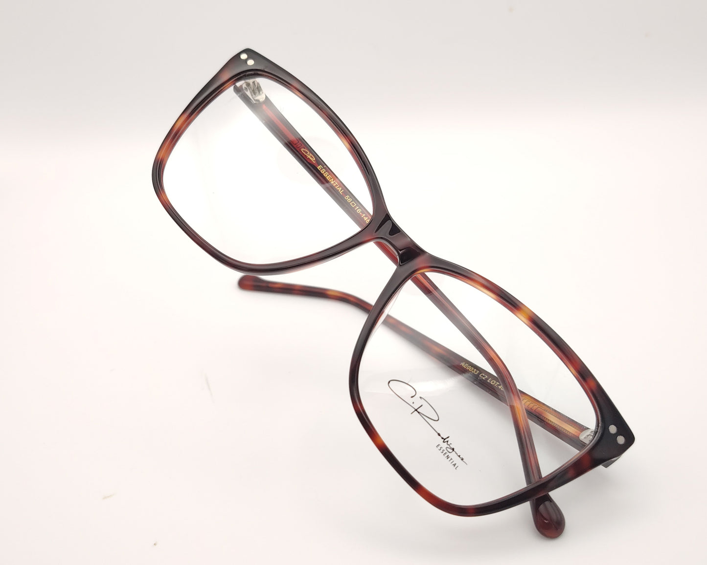 gafas graduadas en color carey con forma cat eye suave