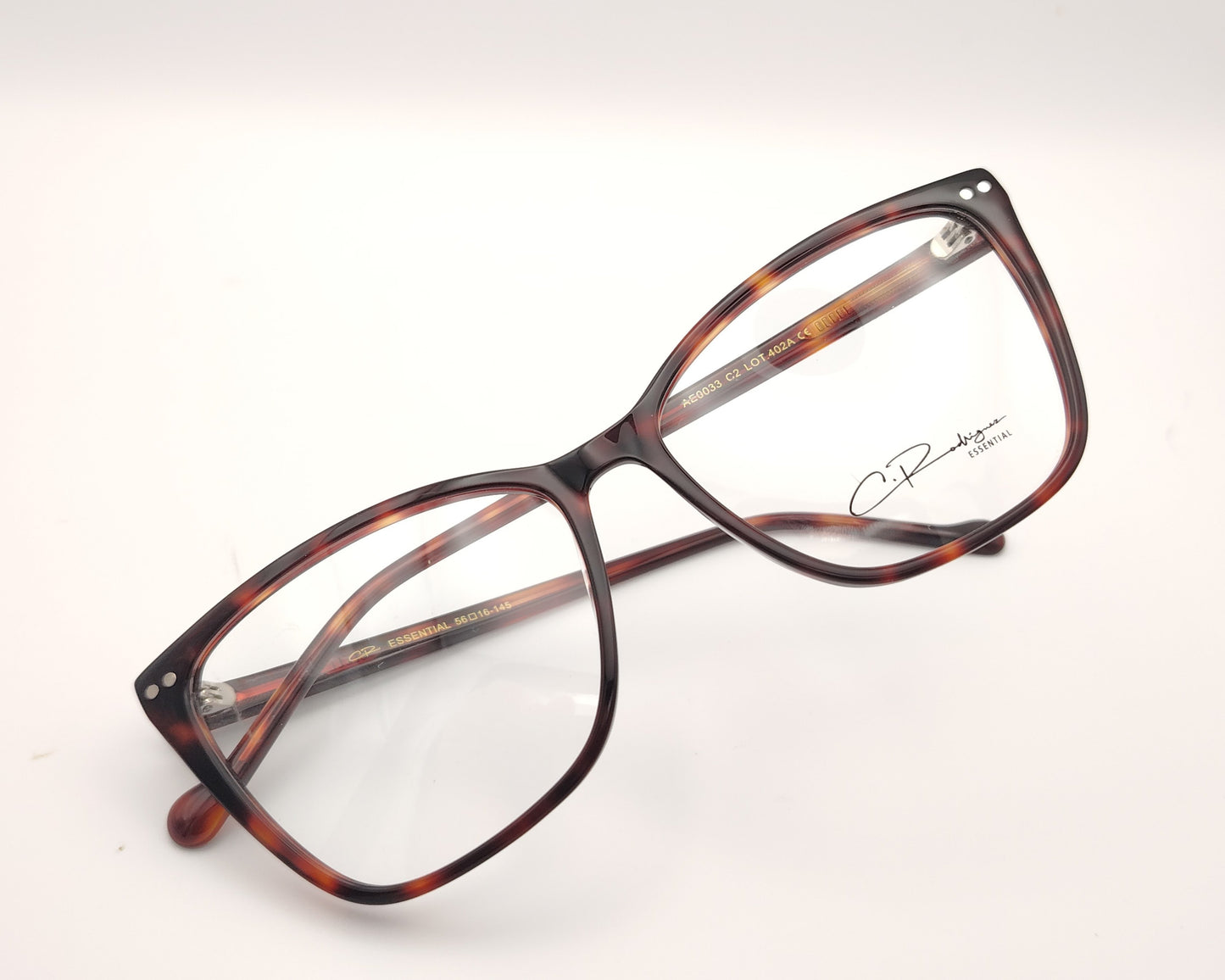 gafas graduadas en color carey con forma cat eye suave