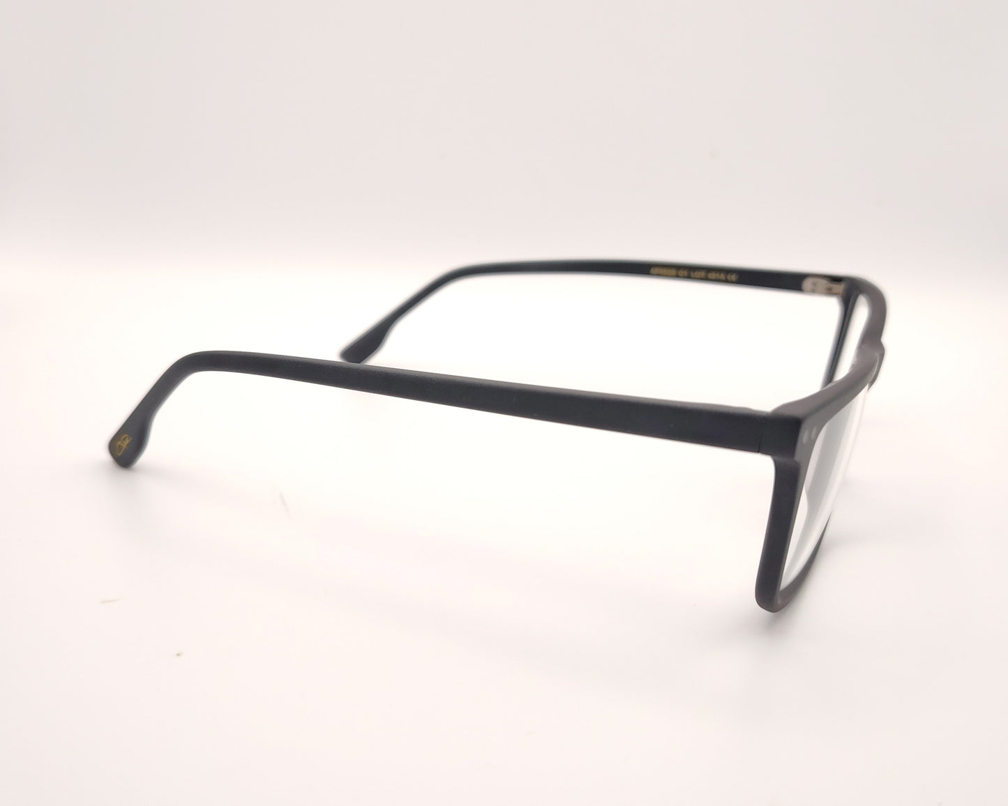 gafas graduadas rectangulares en negro mate ligeras de diseño moderno