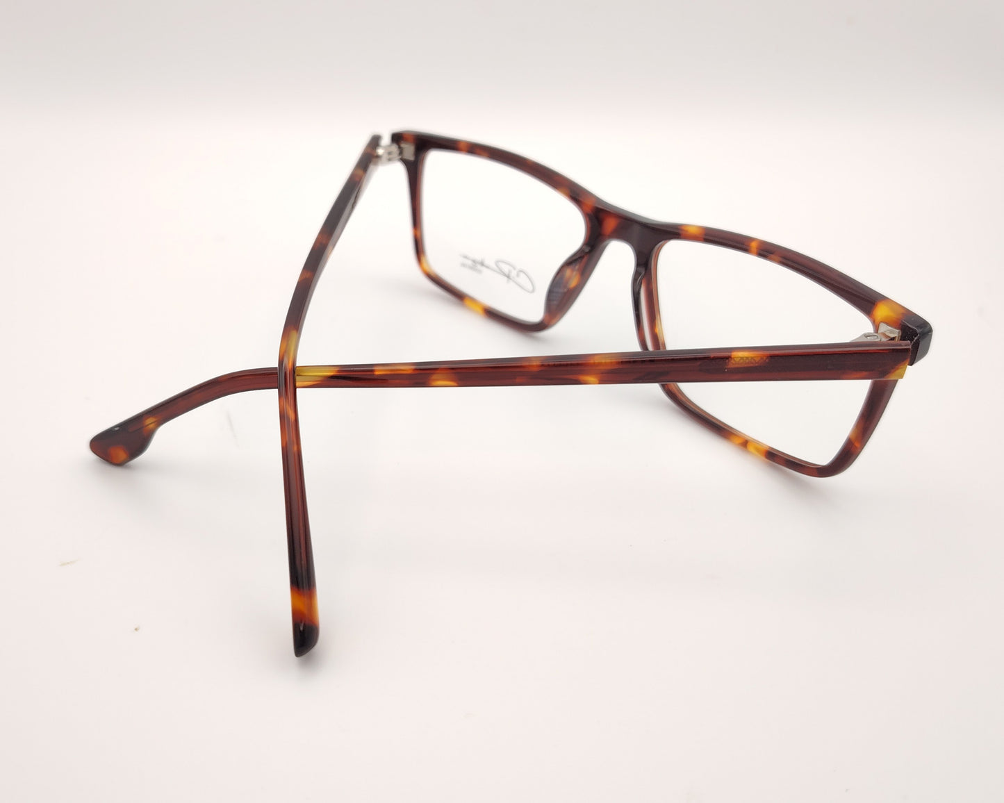 gafas graduadas rectangulares en color carey de diseño clásico ligero y cómodo