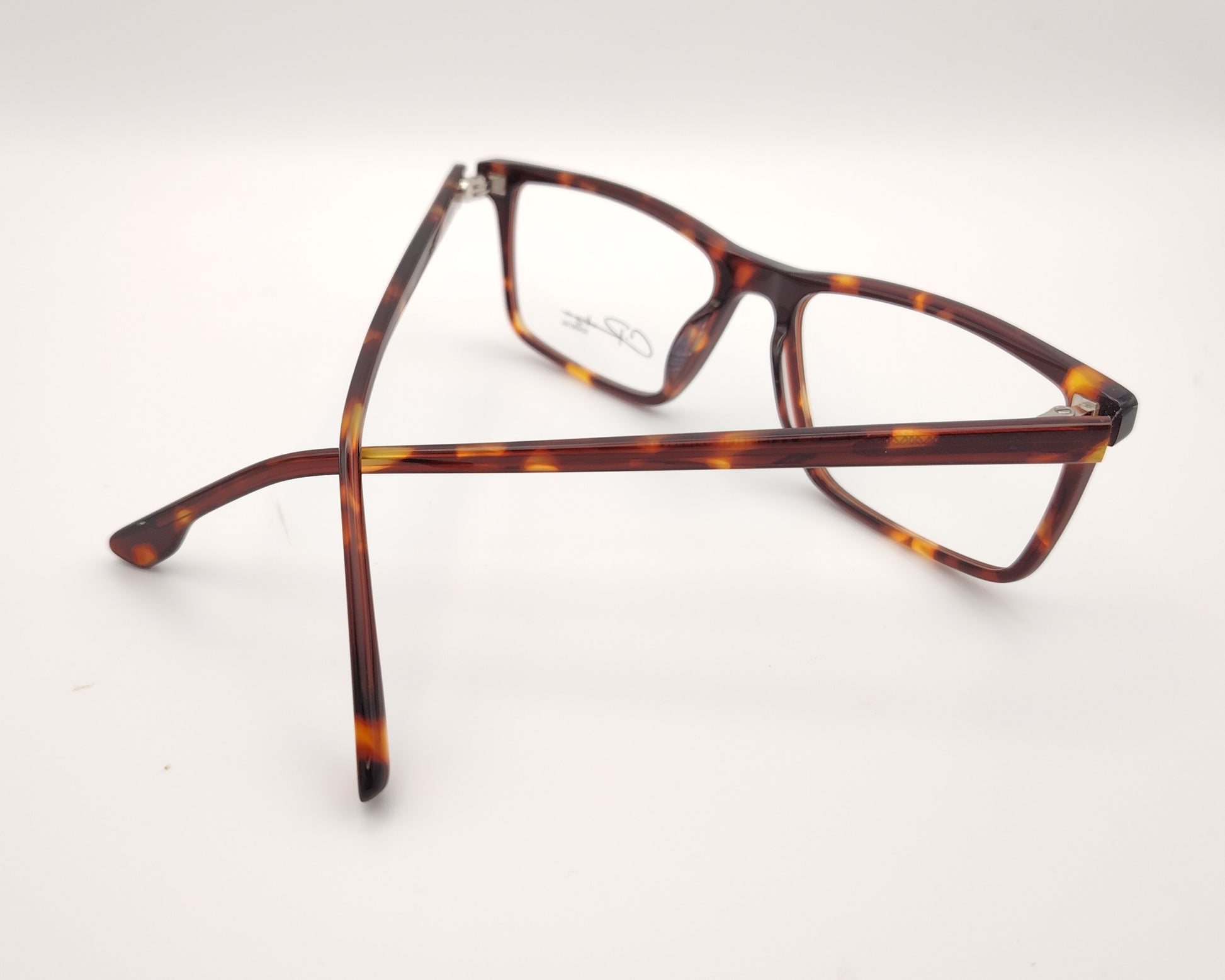 gafas graduadas rectangulares en color carey de diseño clásico ligero y cómodo