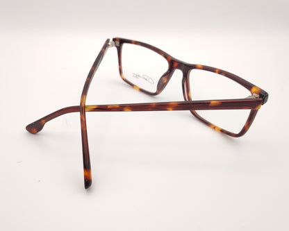 gafas graduadas rectangulares en color carey de diseño clásico ligero y cómodo