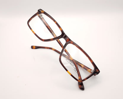 gafas graduadas rectangulares en color carey de diseño clásico ligero y cómodo