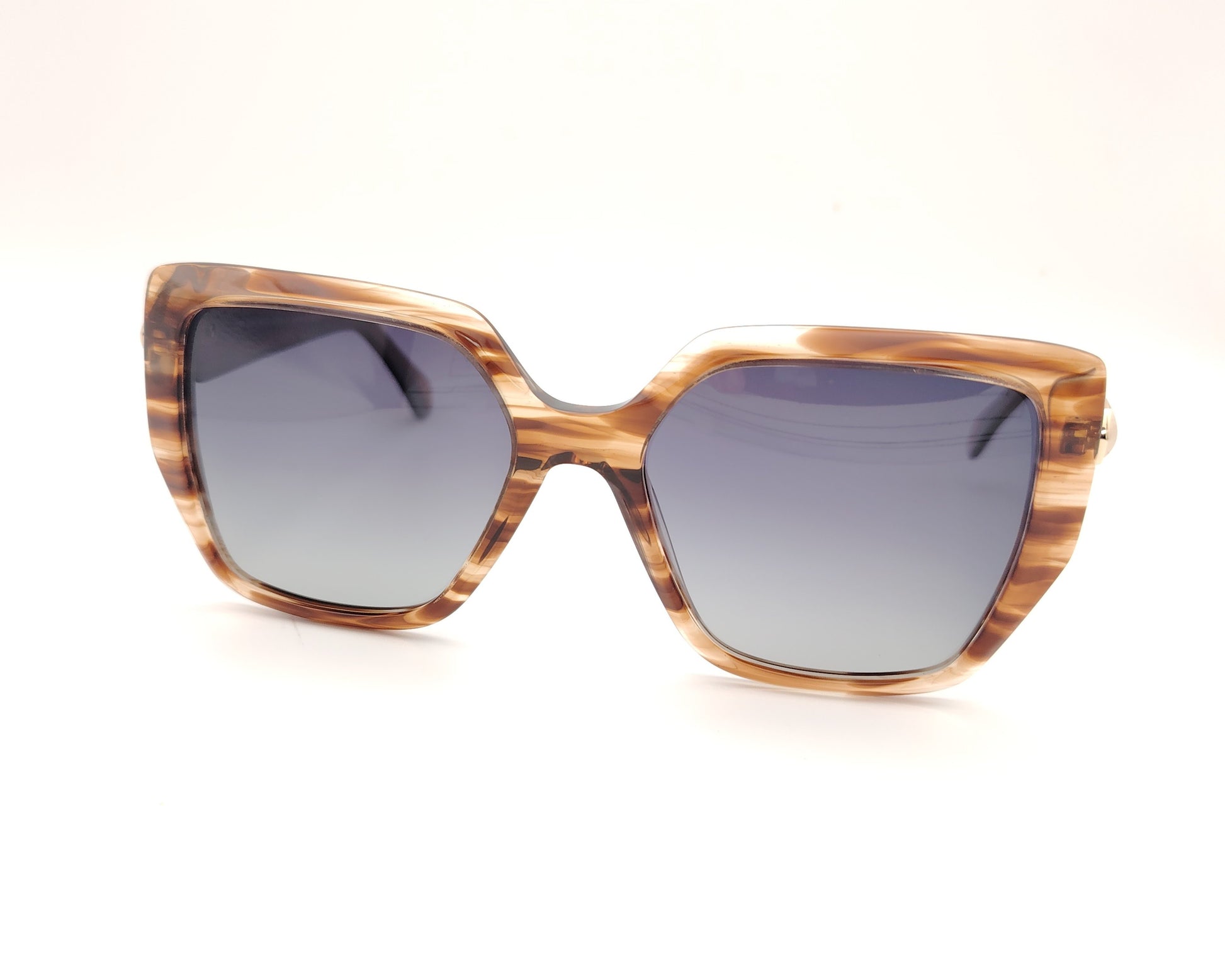 gafas de sol polarizadas cuadradas oversize color miel veteado con detalle decorativo en las varillas