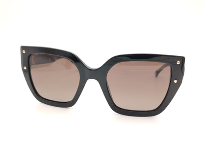 gafas de sol cuadradas en negro con varillas anchas efecto mármol en blanco y negro y lentes oscuras