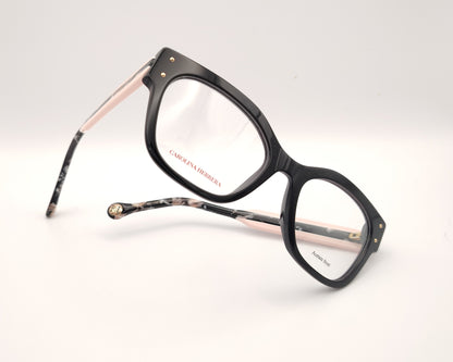 gafas graduadas carolina herrera de forma cuadrada en negro con varillas rosa claro y detalles marmolados