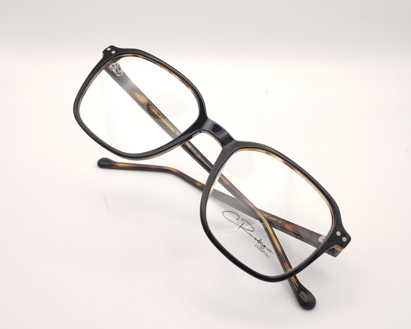 gafas graduadas negras con interior carey y forma cuadrada suave