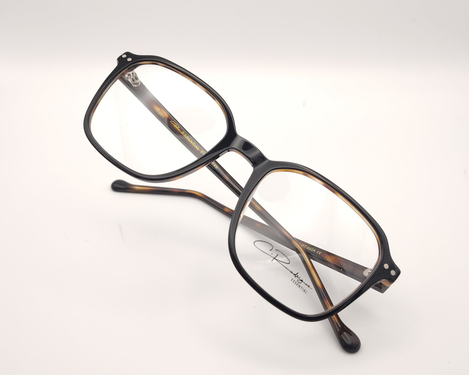 gafas graduadas negras con interior carey y forma cuadrada suave