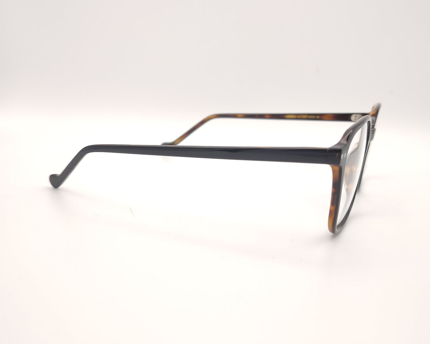 gafas graduadas negras con interior carey y forma cuadrada suave