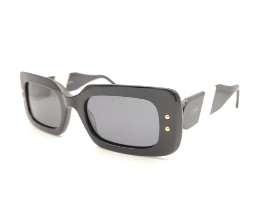 gafas de sol rectangulares de acetato negro con lentes polarizadas oscuras y detalle de franja blanca en las varillas anchas