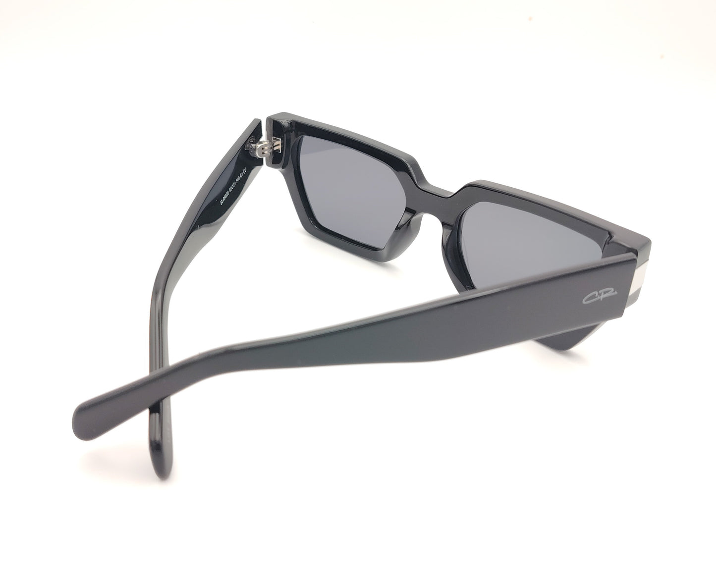 gafas de sol negras de acetato con forma geométrica y lentes oscuras polarizadas