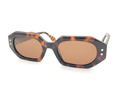 gafas de sol de acetato color carey con lentes marrones polarizadas y forma geométrica